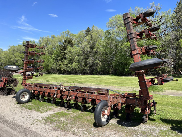 Royal Industries row crop cultivator